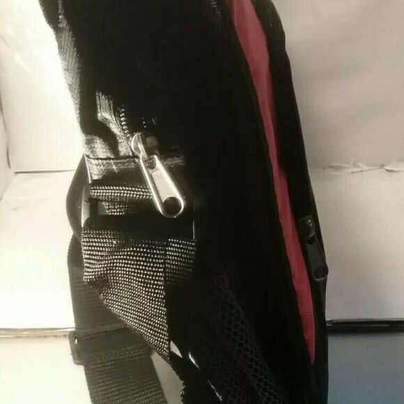 Overland Red & Black ‎ Computer Bag 17x15x5 - Picture 4 of 7